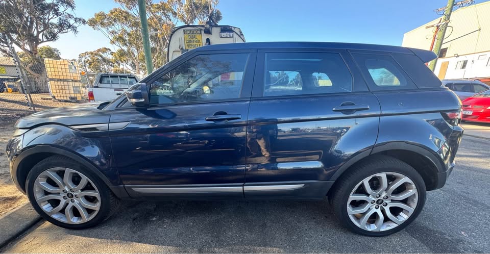 WRECKING Range Rover Evoque 2013 passenger side