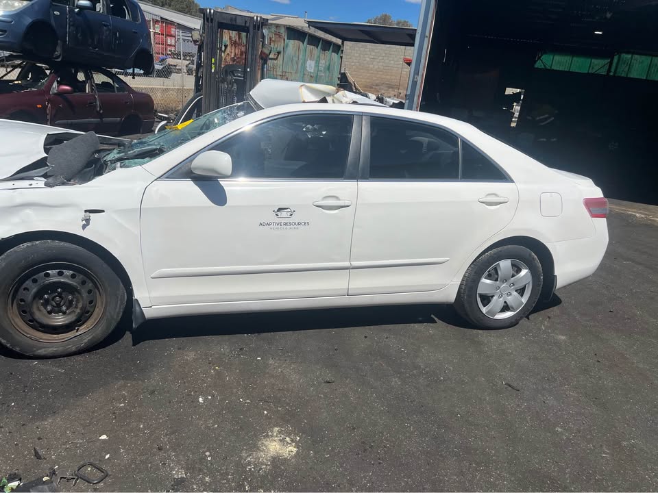 Wrecking 2010 Toyota Camry 