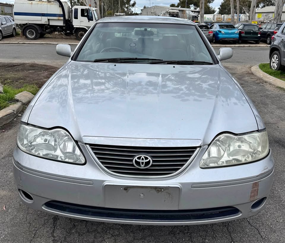 WRECKING Toyota Avalon 2005